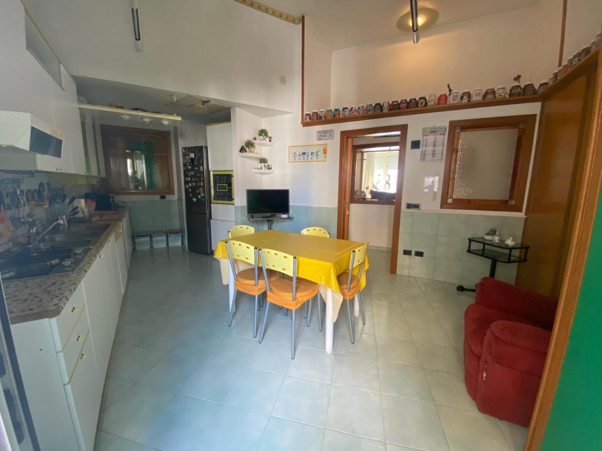Messineo'S Home Napoli Bagian luar foto