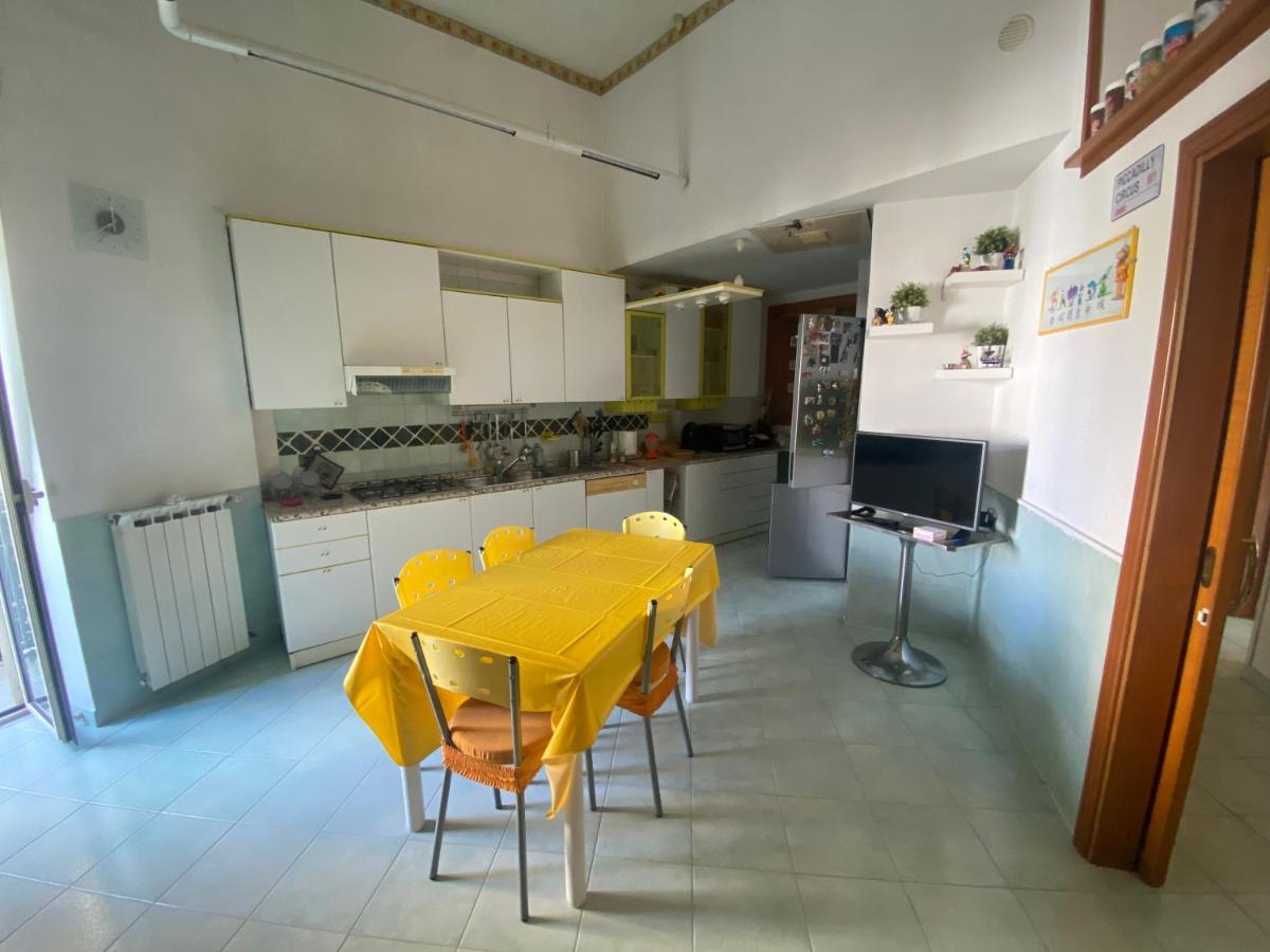 Messineo'S Home Napoli Bagian luar foto